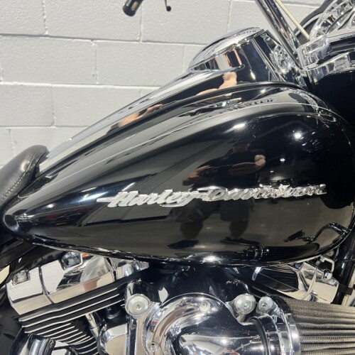 2015 Harley-Davidson® Road Glide® Special Vivid Black FLTRX thumb 3
