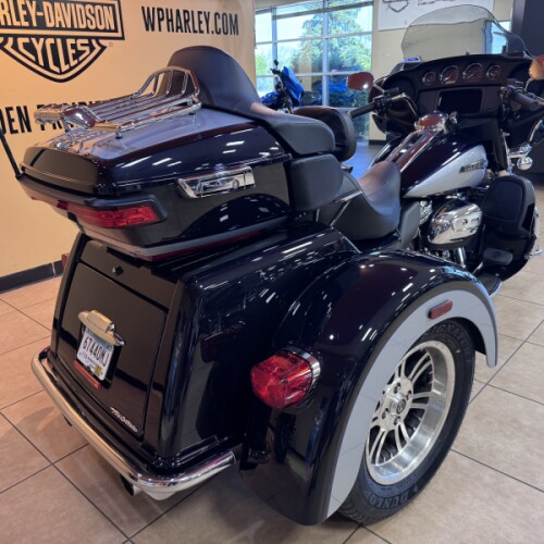 2020 Harley-Davidson® Tri Glide® Ultra Midnight Blue/Barracuda Silver thumb 0