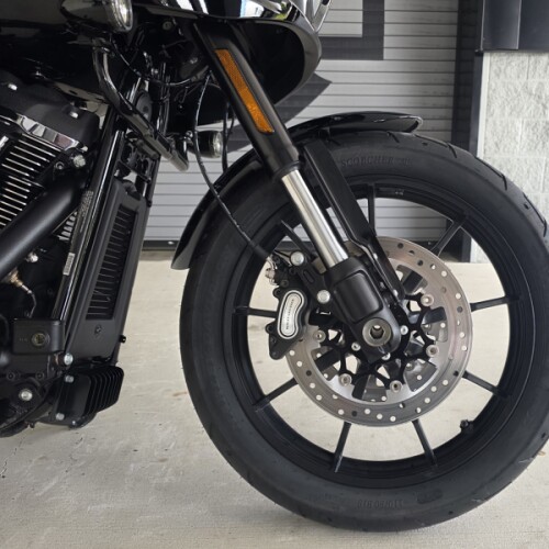 2026 Harley-Davidson® Low Rider® ST Vivid Black Black Trim thumb 1