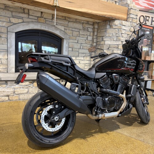 RA1250ST 2026 Pan America® 1250 ST thumb 3