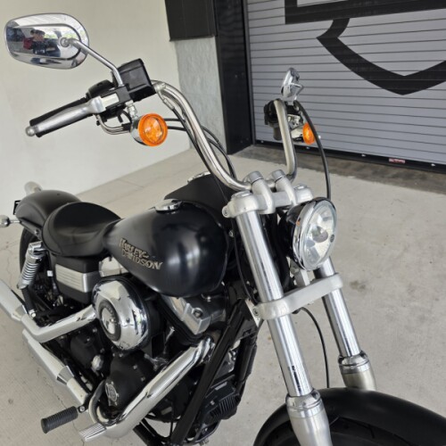 2011 Harley-Davidson® Street Bob® Black Denim thumb 2