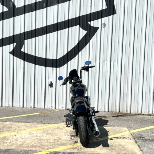 2025 Harley-Davidson® Street Bob® Vivid Black w/Cast Wheels thumb 1