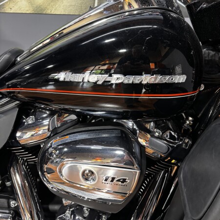 2020 Harley-Davidson® Ultra Limited BLACK thumb 3