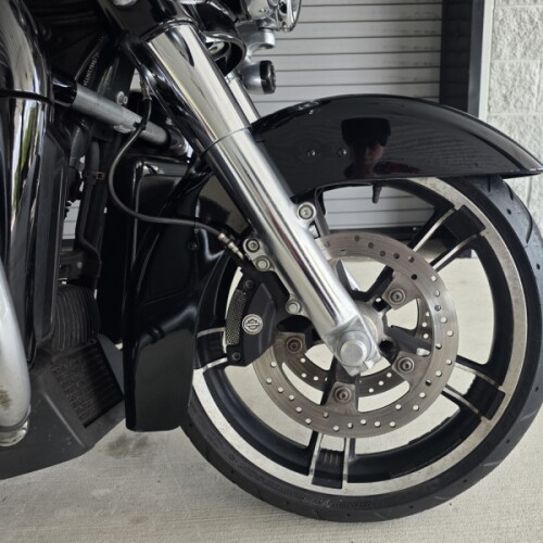 2017 Harley-Davidson® Street Glide® Special Vivid Black thumb 1