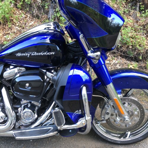 2017 Harley-Davidson® CVO™ Street Glide® Candy Cobalt/Indigo Ink with Mirror Chrome Aggressor Wheels thumb 3