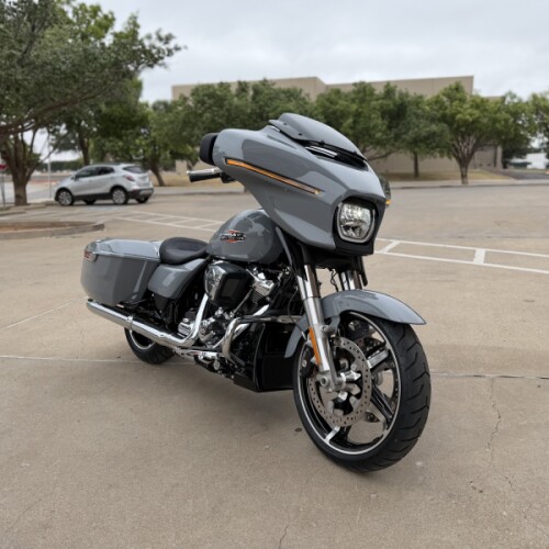 2026 Harley-Davidson® Street Glide® Dark Billiard Gray Chrome Trim thumb 2