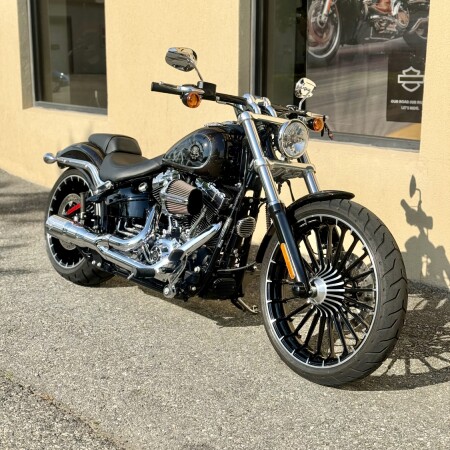 2017 Harley-Davidson® Breakout® FXSB - FACTORY CUSTOM PAINT & LOW MILES thumb 2