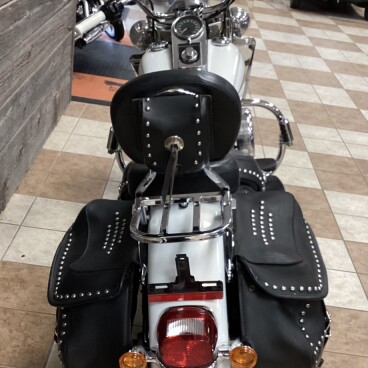 2000 Harley-Davidson® Heritage Softail® Classic Pearl White thumb 1