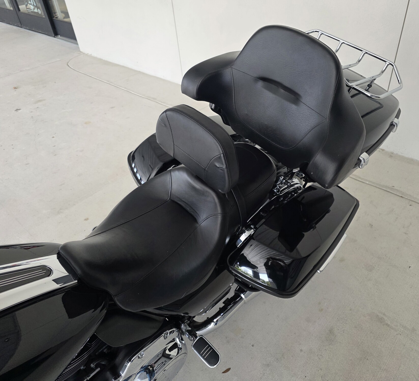 2020 Harley-Davidson® Street Glide® Vivid Black w/ Tour Pak!, photo 10