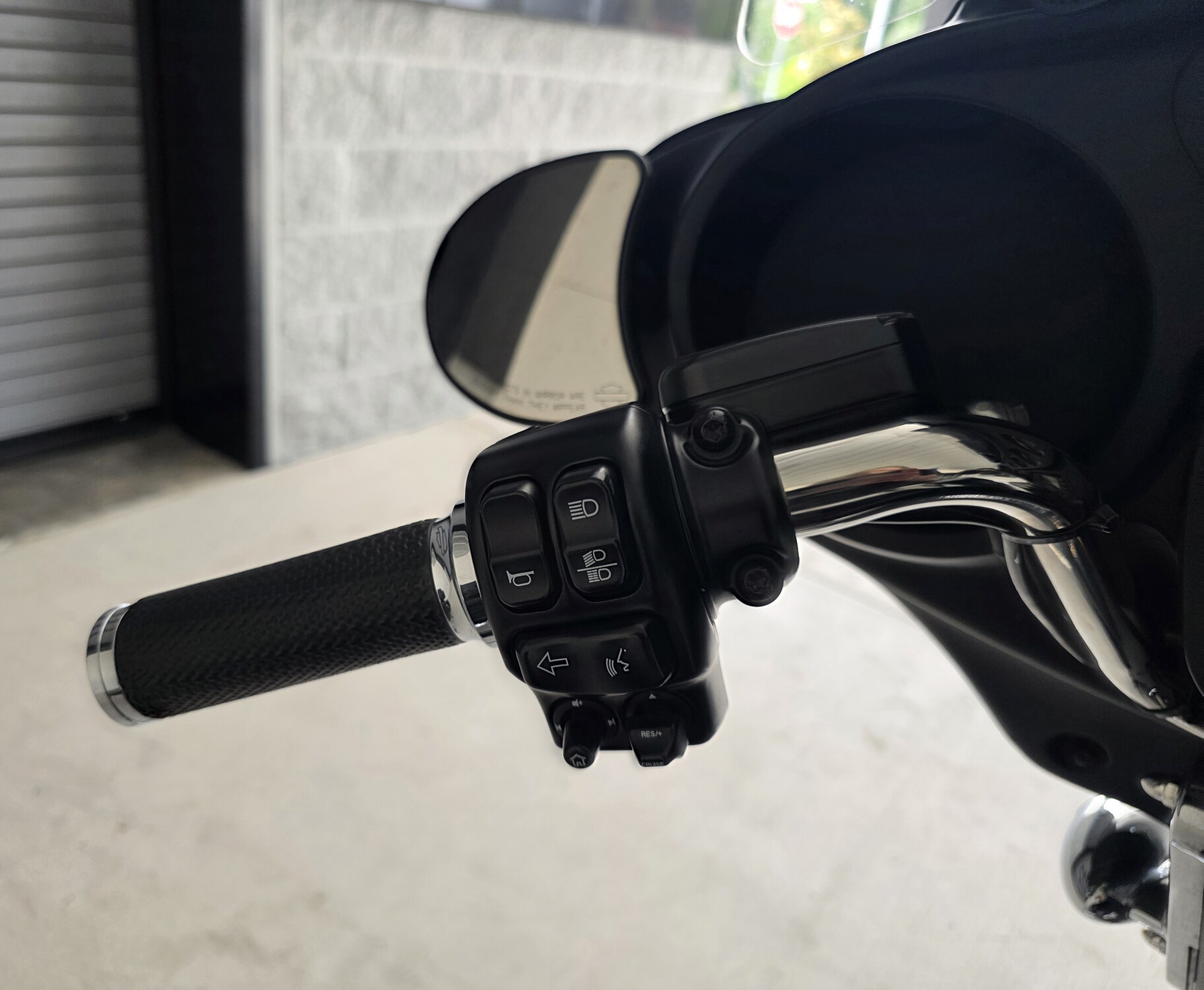2020 Harley-Davidson® Street Glide® Vivid Black w/ Tour Pak!, photo 15