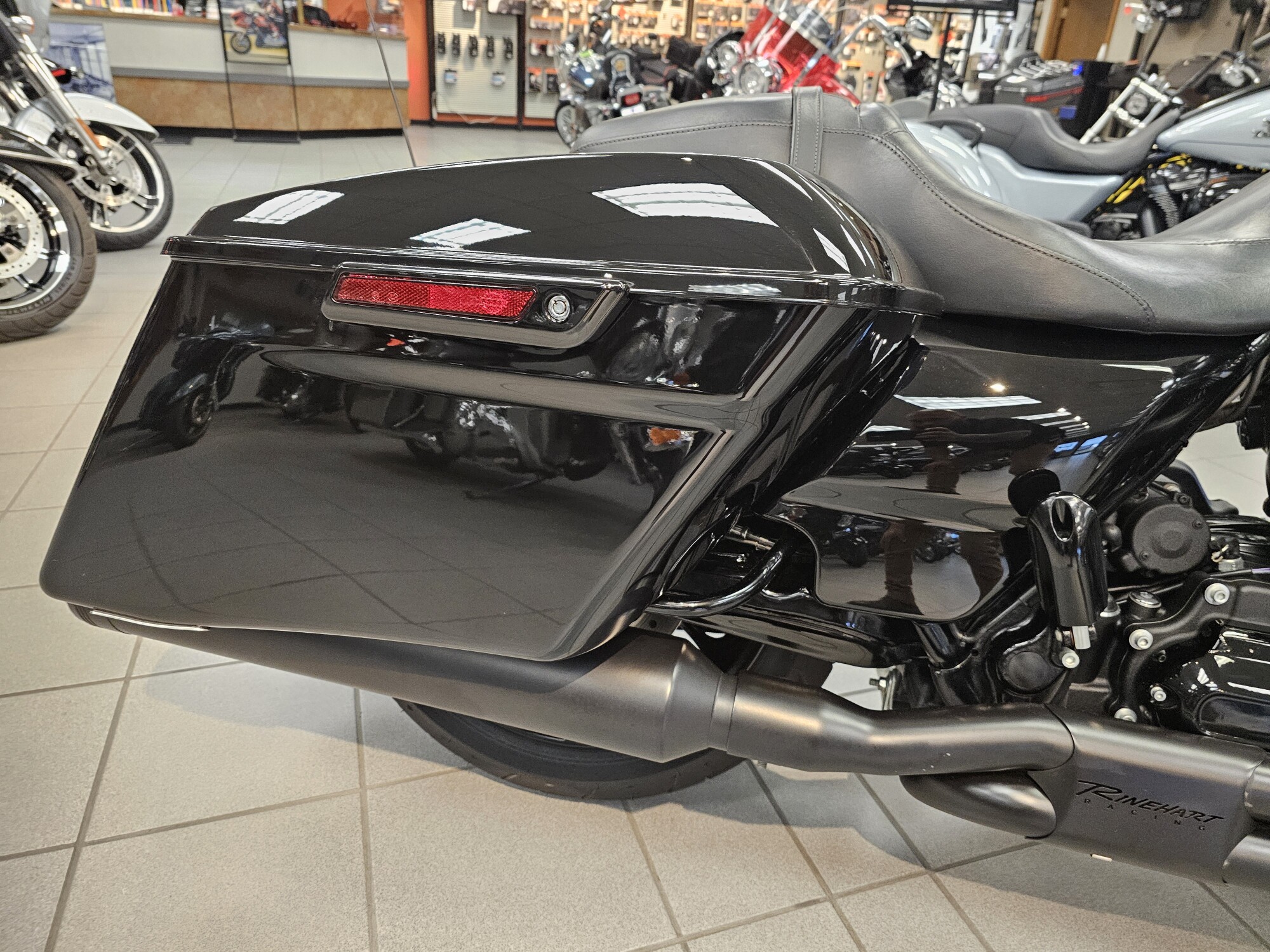 FLHXS 2018 Street Glide® Special, photo 12
