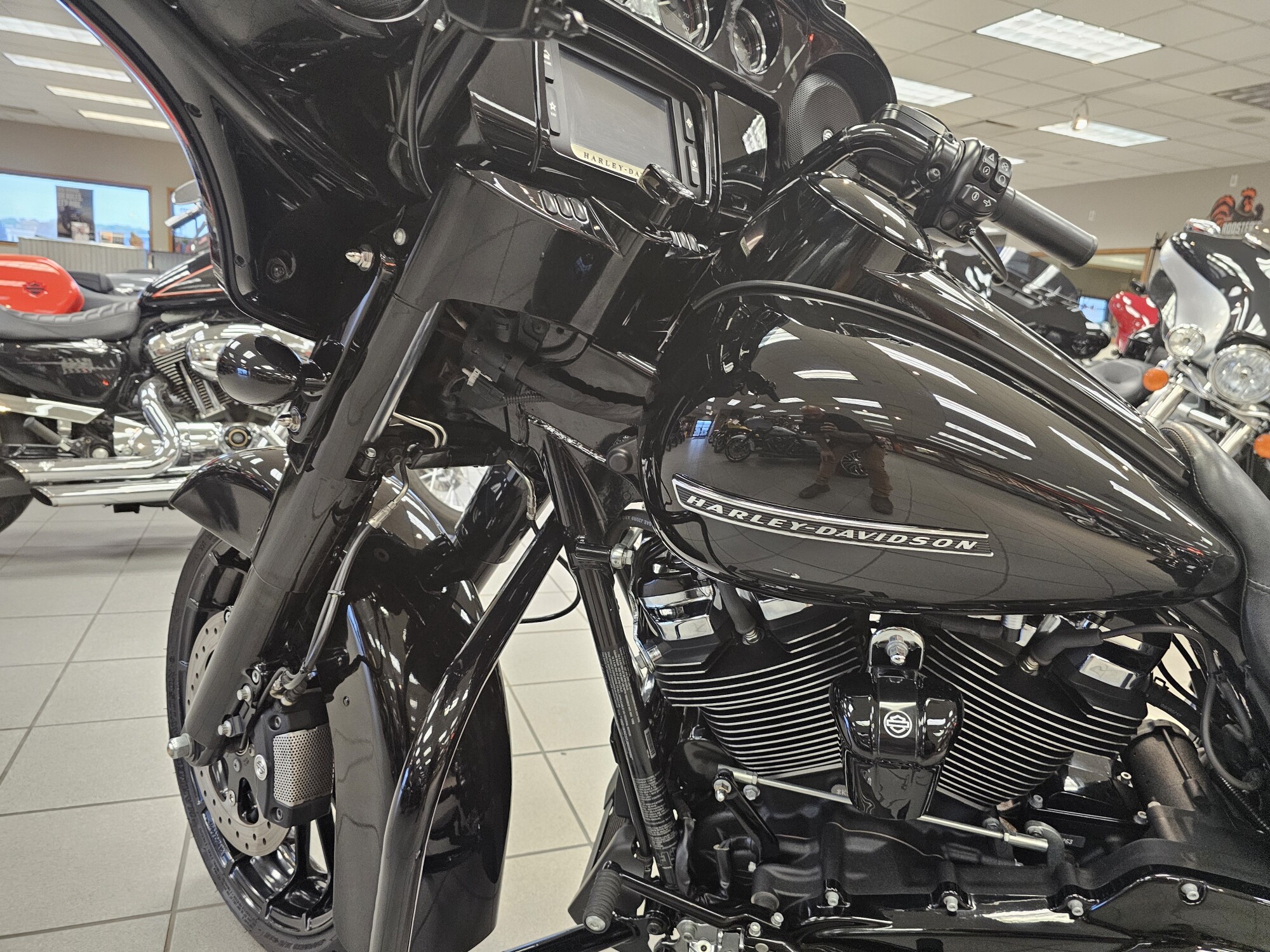 FLHXS 2018 Street Glide® Special, photo 19