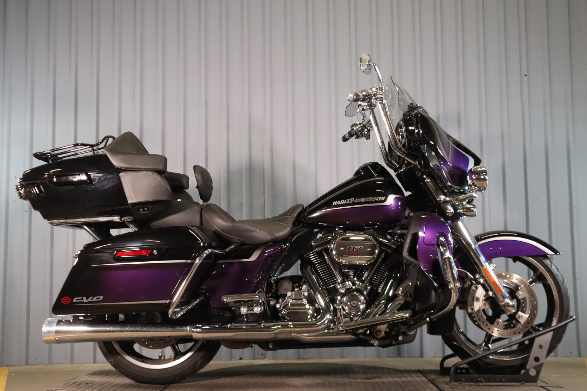 新品　ハーレー　純正　エレクトログローライトポッド　エクスペンションパープル 2021 Harley-Davidson® CVO™ Limited Royal FLHTKSE | Patriot Harley