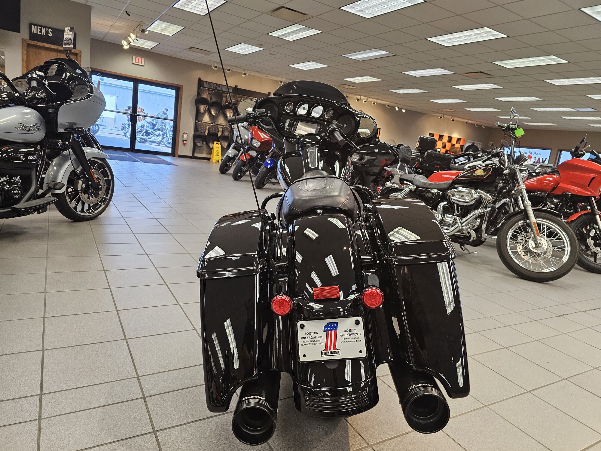 FLHXS 2018 Street Glide® Special, photo 7
