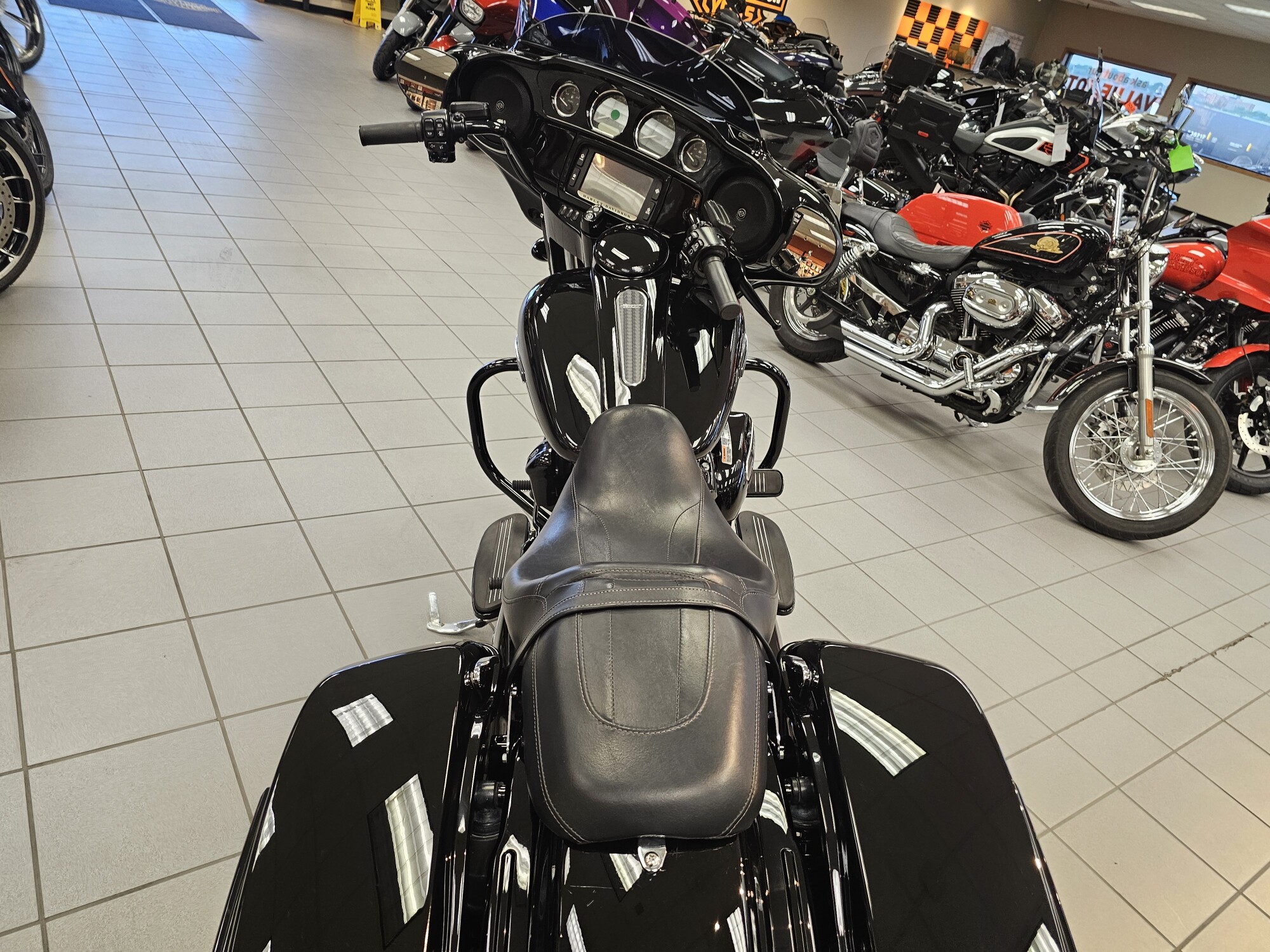 FLHXS 2018 Street Glide® Special, photo 23