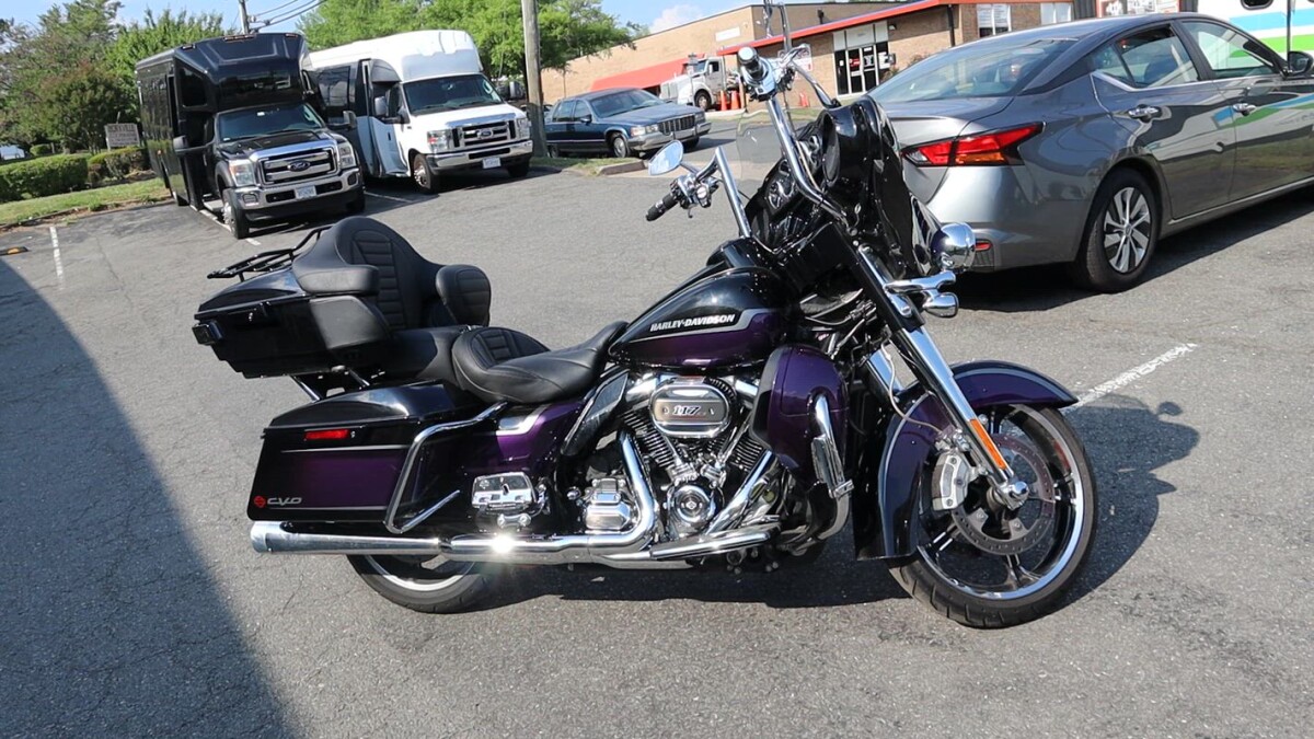 2021 Harley-Davidson® CVO™ Limited Royal FLHTKSE | Old Glory