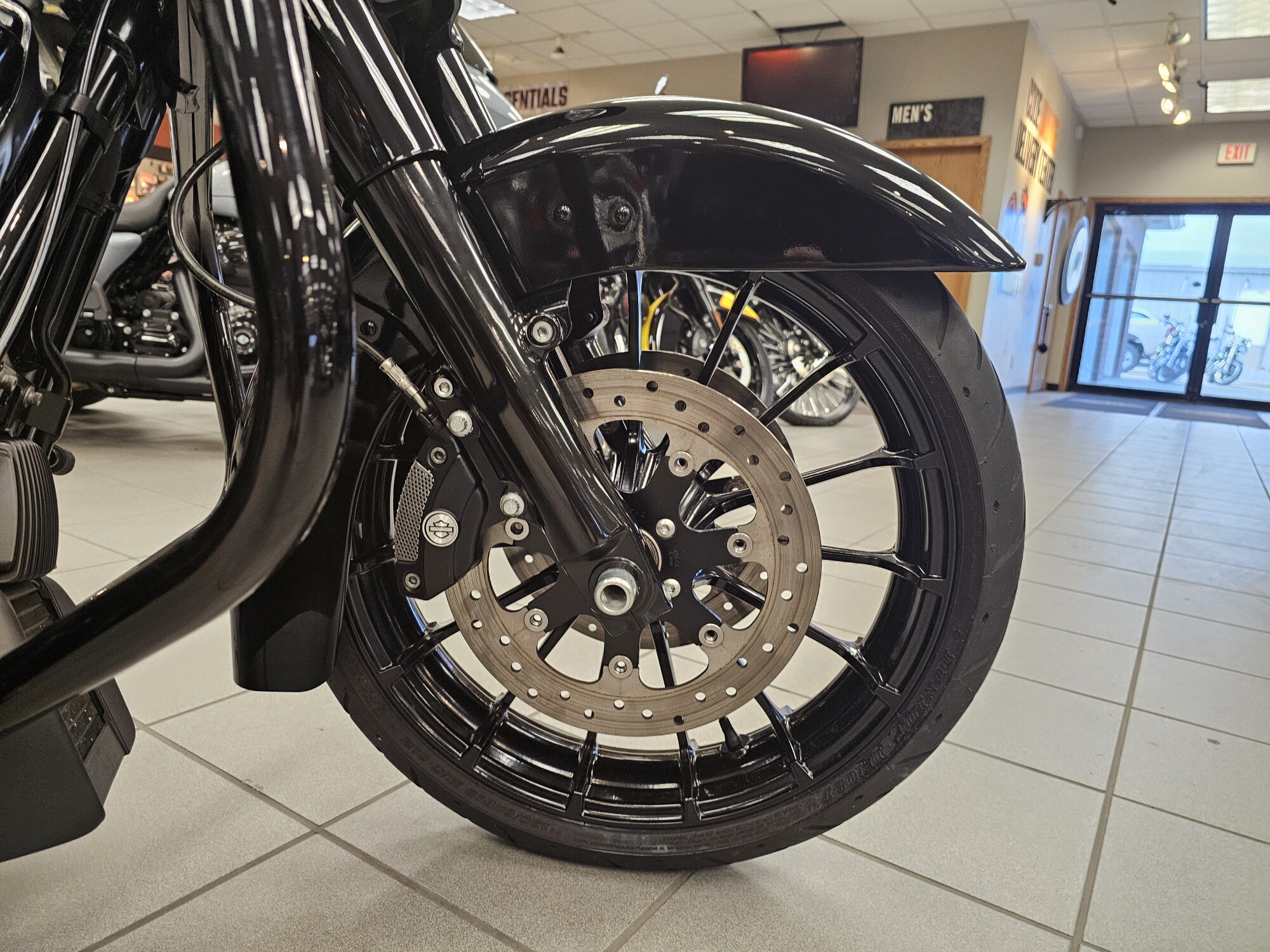 FLHXS 2018 Street Glide® Special, photo 15