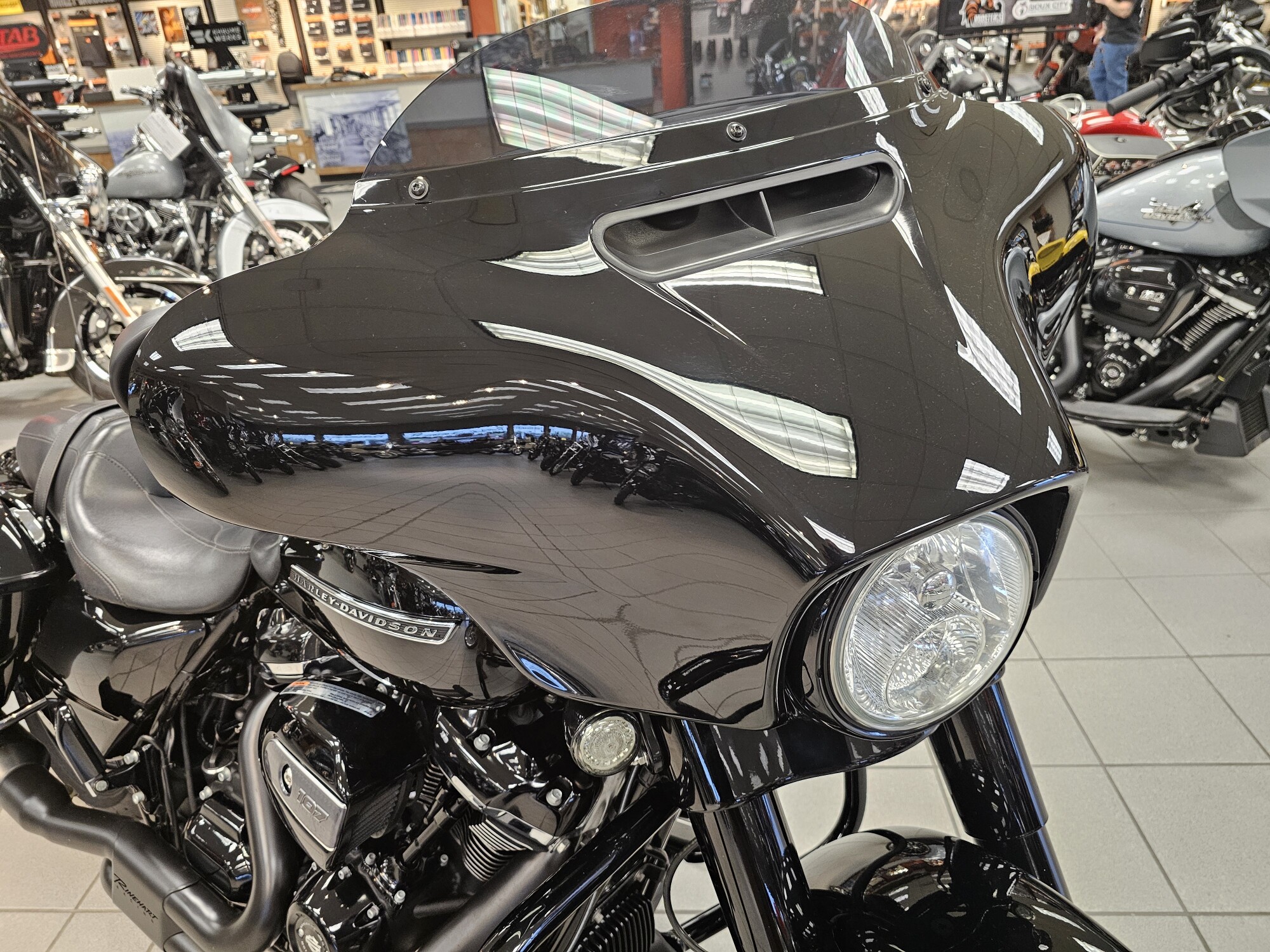 FLHXS 2018 Street Glide® Special, photo 9
