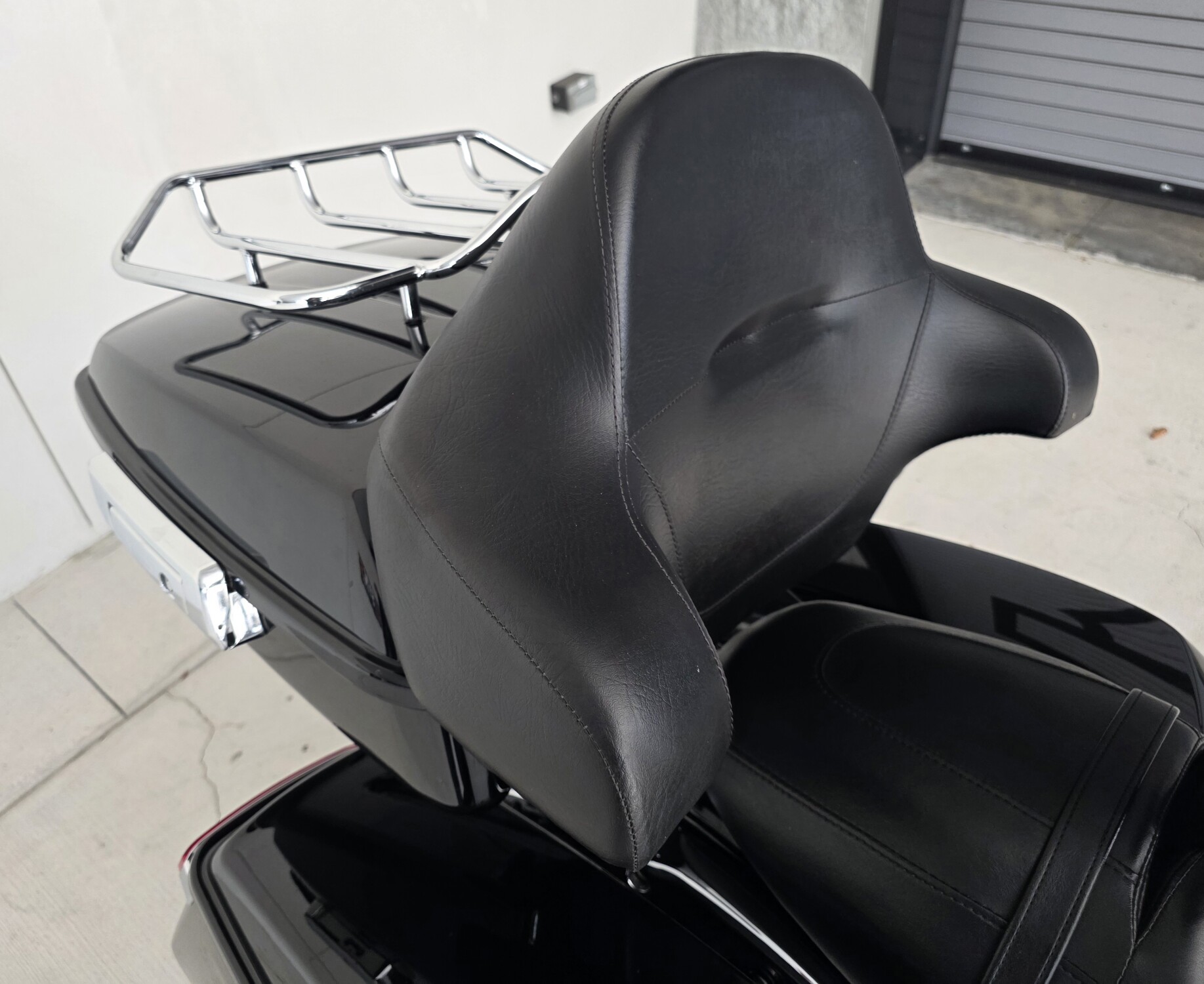 2020 Harley-Davidson® Street Glide® Vivid Black w/ Tour Pak!, photo 16