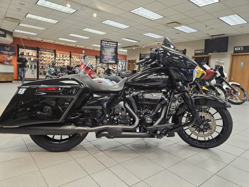 FLHXS 2018 Street Glide® Special