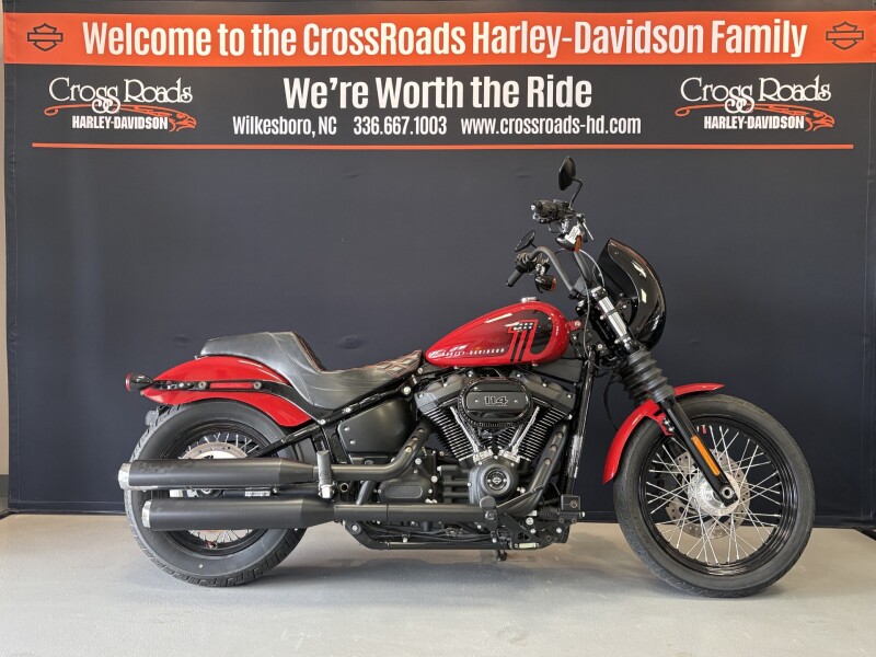 2023 Street Bob Redline Red