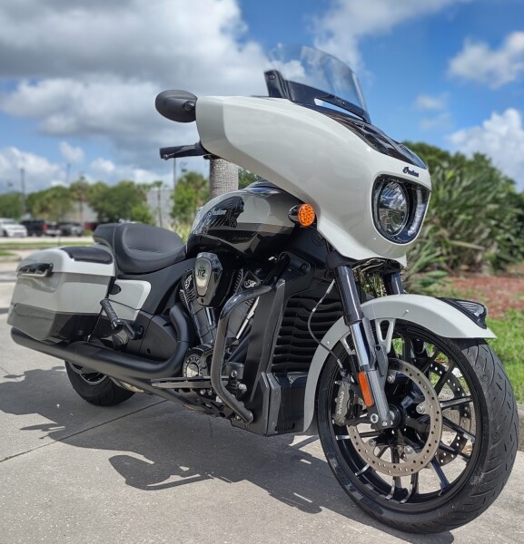 Indian Motorcycle Chieftain® PowerPlus Dark Horse® with 112 and PowerBand Audio Package 2026