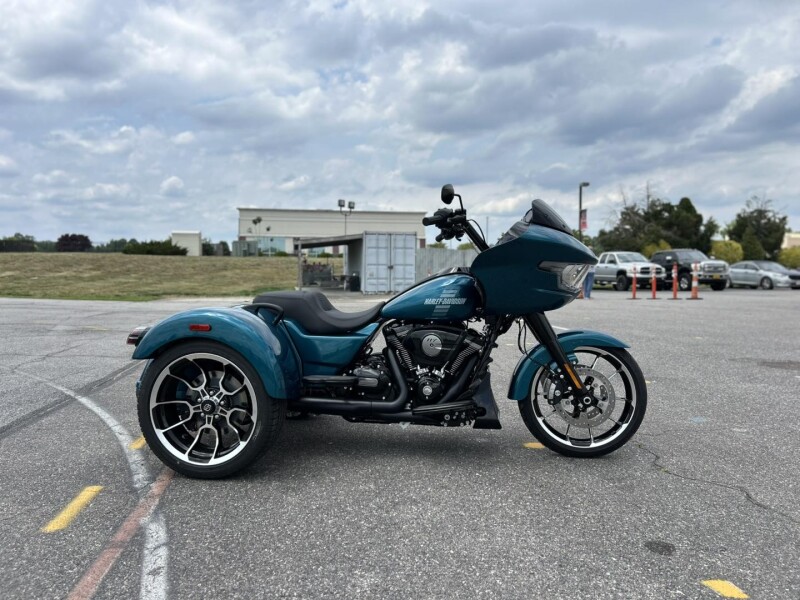 FLTRT 2026 Road Glide 3