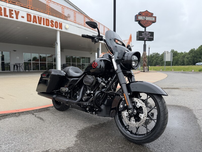 2024 Harley-Davidson® Road King® Special Vivid Black