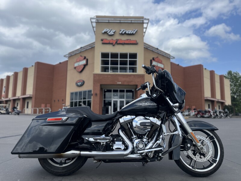 2014 Harley-Davidson® FLHXS  Street Glide® Special BLACK 654952