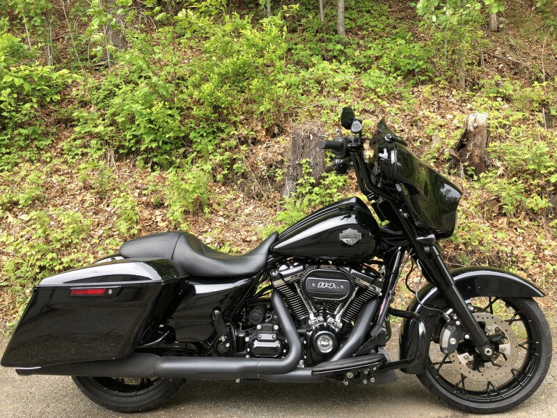 2022 Harley-Davidson® Street Glide® Special Vivid Black - Black Finish
