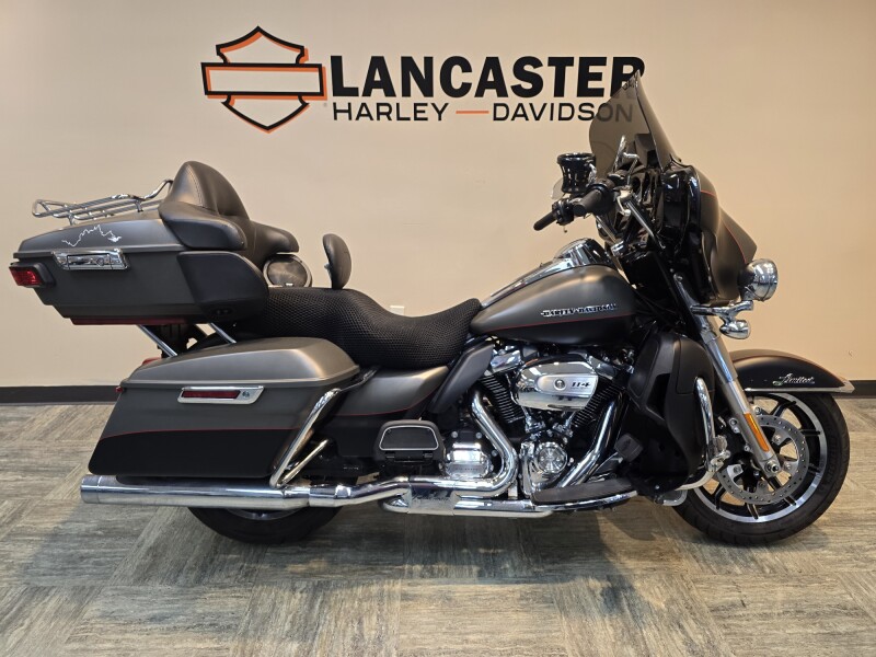 2019 Harley-Davidson® Ultra Limited Industrial Gray Denim/Black Denim FLHTK