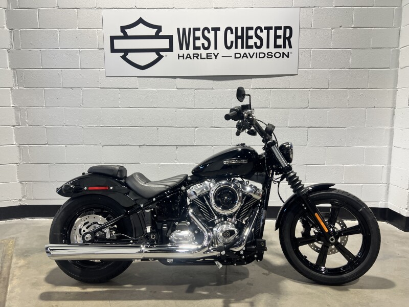 2026 Harley-Davidson® Street Bob® Vivid Black FXBB