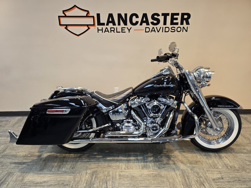2019 Harley-Davidson® Deluxe Vivid Black FLDE
