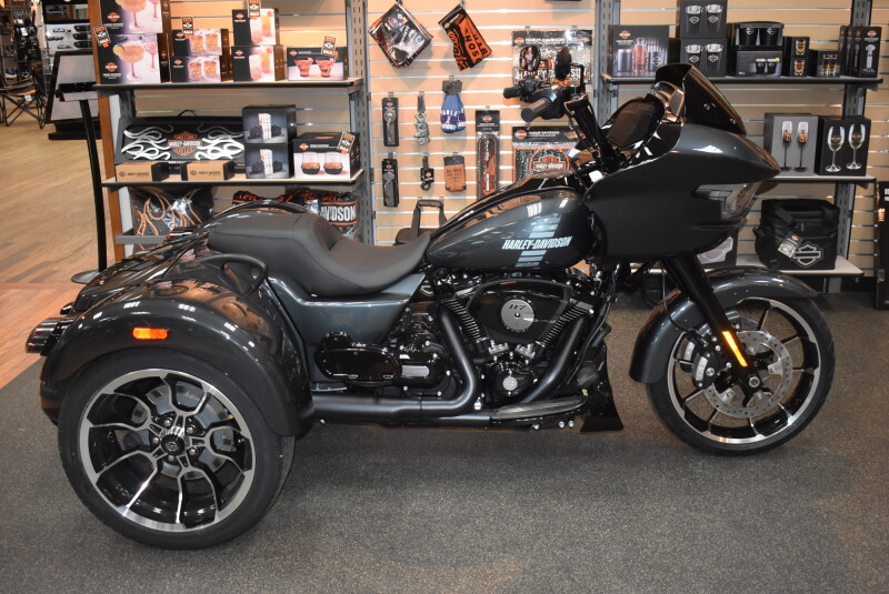 FLTRT 2026 Road Glide 3