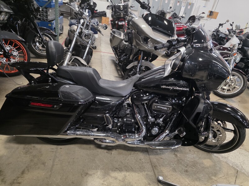 FLHXSE 2017 CVO™ Street Glide®