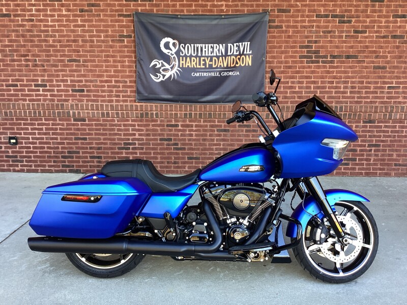 2026 Harley-Davidson® Road Glide® Aurora Blue Denim Black Trim