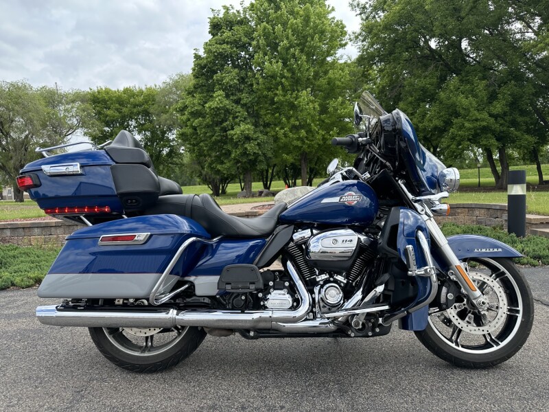 2023 Harley-Davidson® Ultra Limited Bright Billiard Blue/Billiard Gray