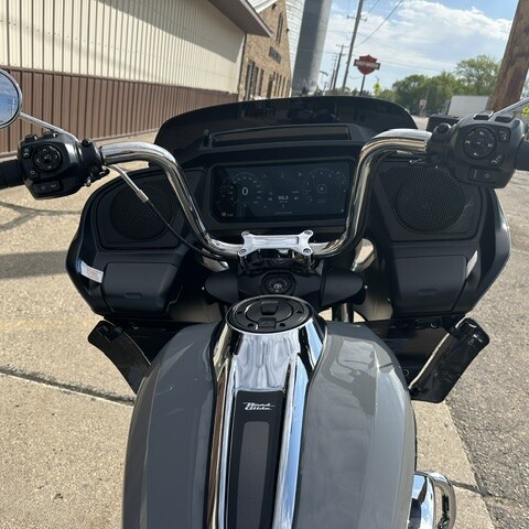 FLTRX 2026 Road Glide® thumb 1