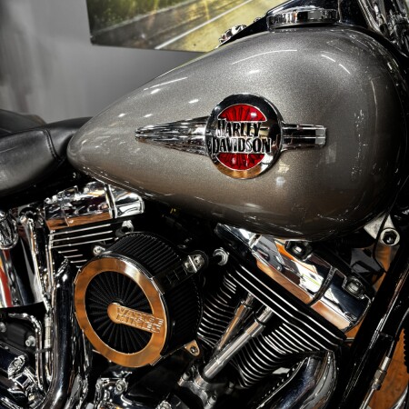 2016 Harley-Davidson® Heritage Softail® Classic BILLET SILVER thumb 3