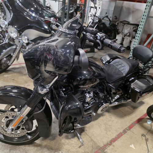 FLHXSE 2017 CVO™ Street Glide® thumb 2