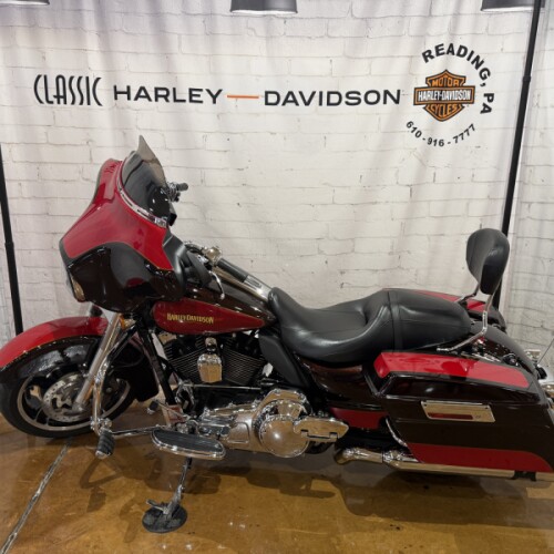 2010 Harley-Davidson® Street Glide® Merlot Sunglo/Cherry Red Sunglo thumb 0
