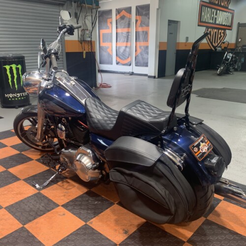 2010 Harley-Davidson Road King FLHR thumb 1