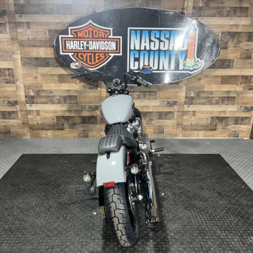 2026 Harley-Davidson® Street Bob® Dark Billiard Gray Chrome Cast Wheels thumb 1