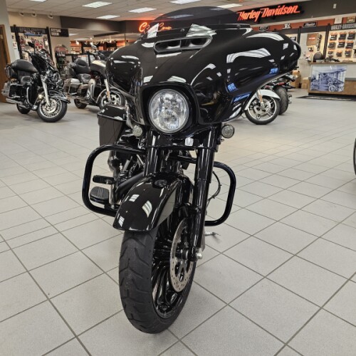 FLHXS 2018 Street Glide® Special thumb 2