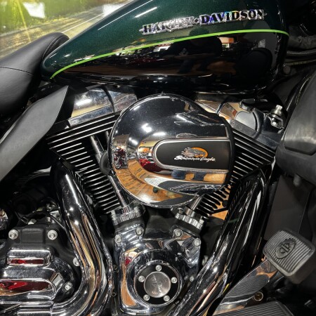 2015 Harley-Davidson® Ultra Limited DEEP JADE/BLK W/ PINSTRIPE thumb 2