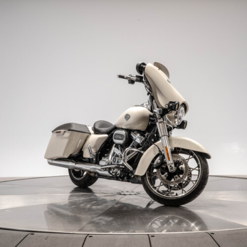 2022 Harley-Davidson FLHXS Street Glide Special in White Sand Pearl thumb 2