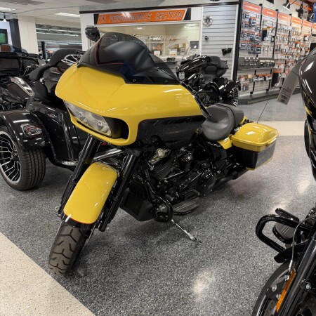 2023 Harley-Davidson® Road Glide® Special Industrial Yellow/Vivid Black - Black Finish thumb 3
