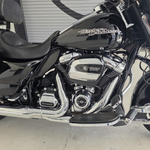 2020 Harley-Davidson® Street Glide® Vivid Black w/ Tour Pak! thumb 0