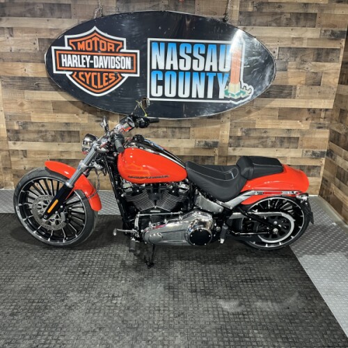 2026 Harley-Davidson® Breakout® Blood Orange Chrome Trim thumb 2