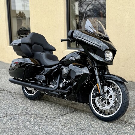 2026 Harley-Davidson® Street Glide Limited FLHXL thumb 2
